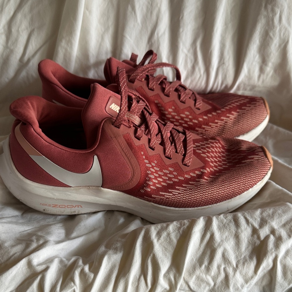 Nike Women's Maroon Athletic Shoes